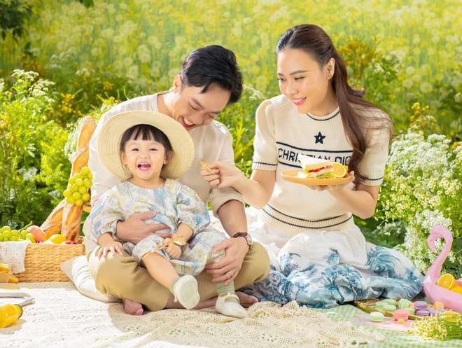 Hội bạn thân vừa giàu vừa đẹp của Đàm Thu Trang: U40 da dáng mượt mà, Diệp Lâm Anh amp;#34;cháyamp;#34; nhất nhóm - 6