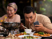 Sức khỏe - Ăn tối giờ nào tốt nhất để giảm bệnh, tránh béo? Đáp án khiến nhiều người Việt lắc đầu "khó như lên trời"