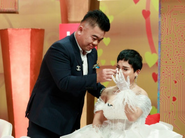 Mới gặp 1 tuần đã chốt cưới, 9X cùng chồng Malaysia vượt cửa tử khiến ai nấy xúc động