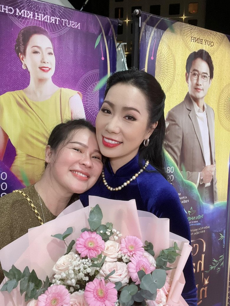  Gương mặt không son phấn nhưng vẫn tươi tắn của nữ doanh nhân Ngọc Tiền. 