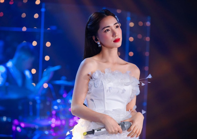 Hòa Minzy hiện thuộc Top những sao nữ có thu nhập cao ngất ngưởng trong showbiz Việt sau 8 năm hoạt động nghệ thuật.