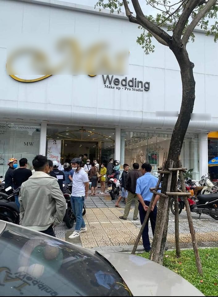 Thông tin về cửa hiệu đồ cưới lớn nhất tại Đà Nẵng và khu vực miền Trung đột ngột đóng cửa khiến nhiều cặp đôi sử dụng dịch vụ ở đây hoang mang