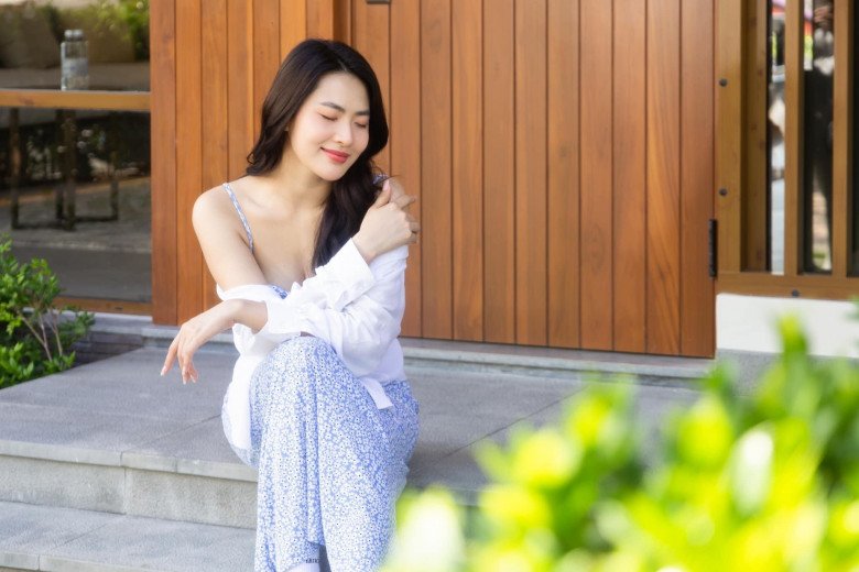 Cô nàng có nhiều cách phối đồ đơn giản mà mang lại hiệu ứng thị giác tuyệt đối. 