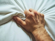 Sức khỏe - Người đàn ông không dám quan hệ hay "tự sướng" suốt 10 năm vì cứ cực khoái lại gặp chuyện này