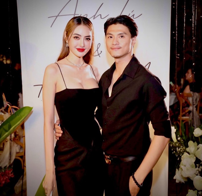 Nam nghệ sĩ liên tục viết những lời ngọt ngào gửi đến vợ sau nhiều năm gắn bó.