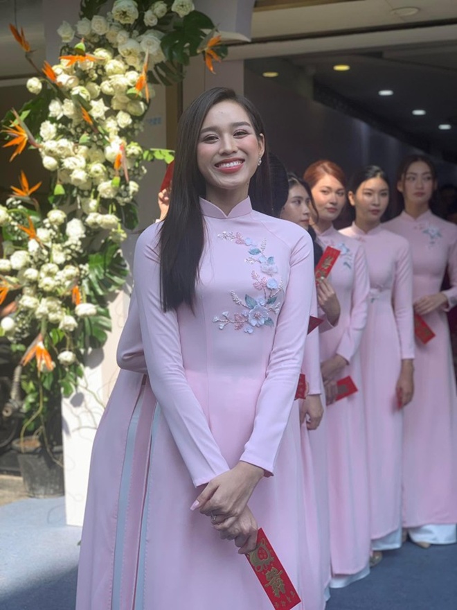 Đám hỏi Đỗ Mỹ Linh: Bố cô dâu nhận xét về chú rể, con trai Bầu Hiển bảnh bao giữa dàn phù dâu amp;#34;cực phẩmamp;#34; - 7