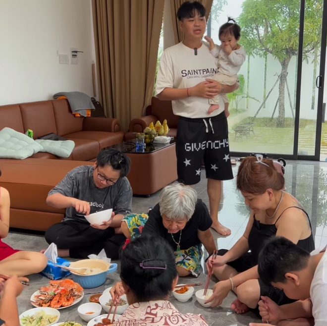 Không phải Lê Giang, con gái Duy Phước mới là người đứng tên căn biệt thự 7,2 tỷ đồng.