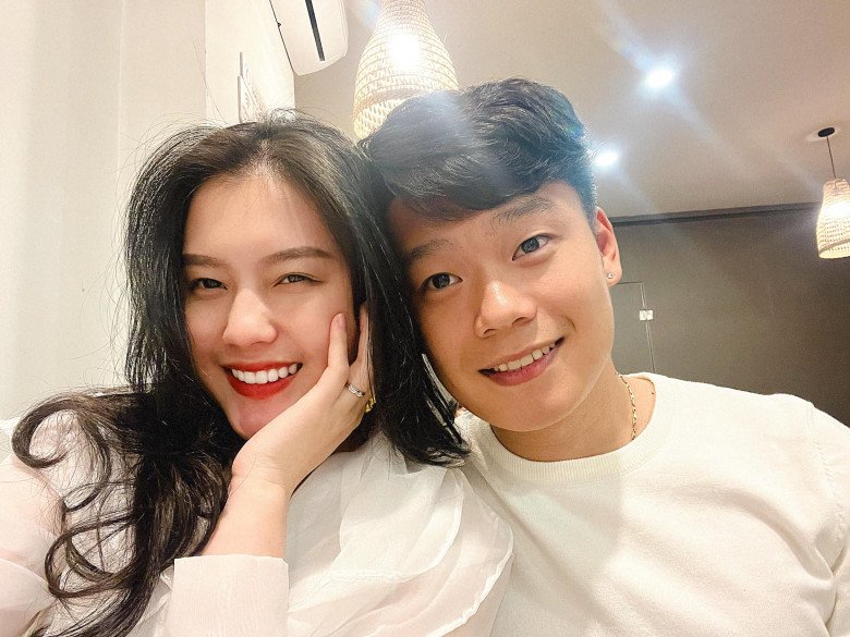 Cặp đôi trai tài gái sắc vừa lên chức cách đây không lâu.