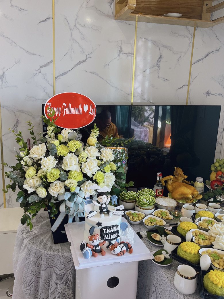 Học trò cưng HLV Park Hang Seo vừa lên chức bố đã hội quân, vợ hotgirl ở nhà làm đầy tháng con hoành tráng - 3