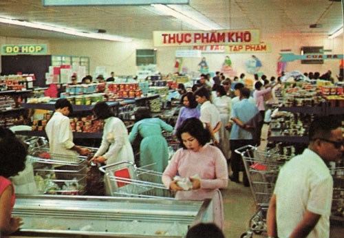 Siêu thị Nguyễn Du ᵭược xem là siêu thị ᵭầu tiên tại Sài Gòn ᵭṑng thời là siêu thị ᵭầu tiên trên cả nước