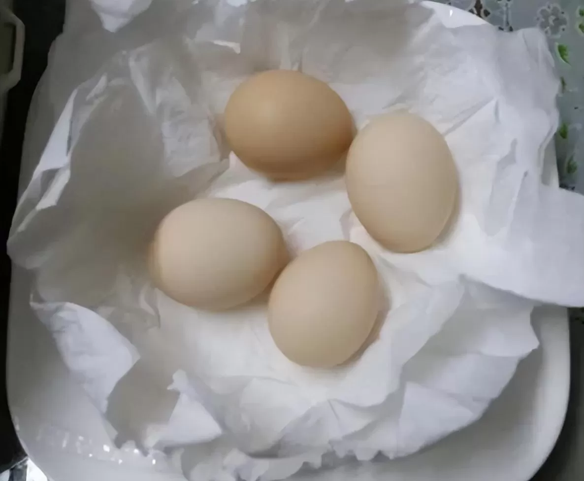 Luộc trứng chỉ cần ít nước, làm thế này càng ngon trứng vẫn hấp dẫn như thường