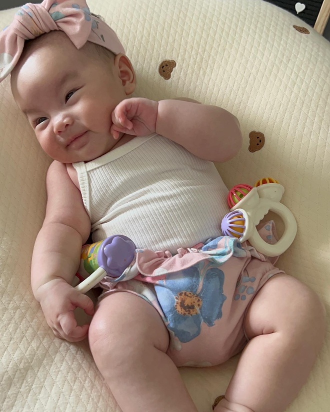 Thế lực mới nổi của gia đình. Tuy không răng, chưa biết nói nhưng để có thể đạt được mục đích, Phạm Quỳnh Anh kể lại.