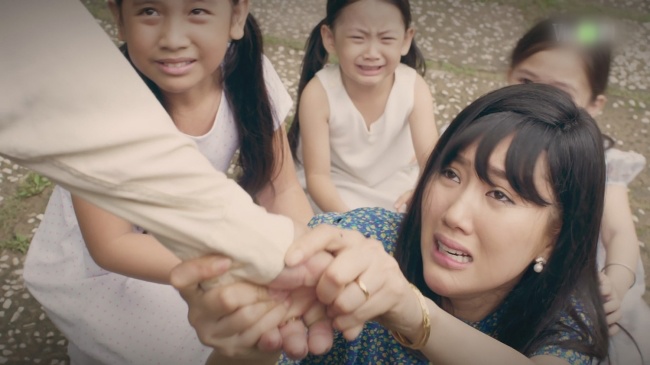 amp;#34;Mẹ chồng quốc dânamp;#34; trong phim Việt: Người không trách con dâu ngoại tình, kẻ đánh ghen hộ cực sang chảnh - 3