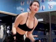 Thời trang - Mặc áo 2 dây nhỏ xinh nhảy zumba, người đẹp niềng răng 4,5 triệu view bị dè bỉu "hàng sửa"