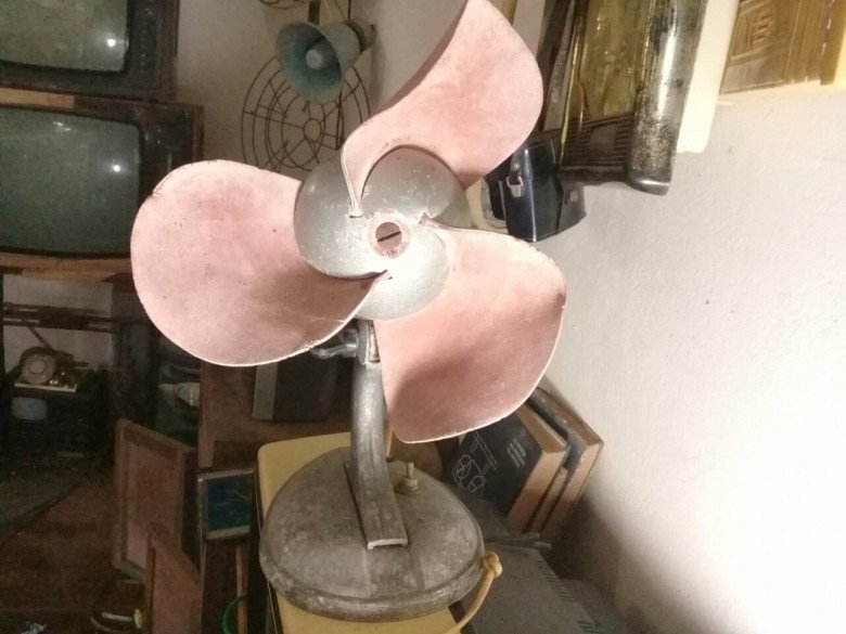 Món đồ thời bao cấp xưa các gia đình giữ rịt, cấm trẻ con động vào vì sợ hỏng, chỉ khách quý đến nhà mới lôi ra dùng - 7