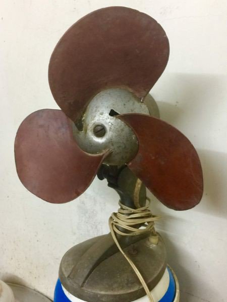 Món đồ thời bao cấp xưa các gia đình giữ rịt, cấm trẻ con động vào vì sợ hỏng, chỉ khách quý đến nhà mới lôi ra dùng - 3