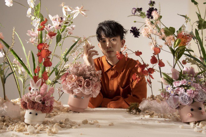 Hiện tại Vũ muốn mọi thứ đều có sự chuẩn bị thật kỹ, vì trước đây chưa thực sự theo đuổi âm nhạc chuyên nghiệp, nên bây giờ hy vọng sẽ được mọi người đón nhận trong vai trò mới, anh cho biết thêm.