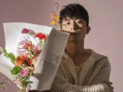 Nhạc - Hoàng Anh Vũ điển trai bên hoa, dự định "lấn sân" ca hát