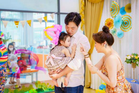 Sao Việt 24h: Vợ cũ Hoài Lâm phản ứng amp;#34;gắtamp;#34; khi bị chê mất hết nhan sắc, khuyên sinh thêm con - 10