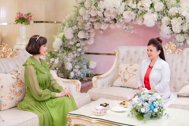 Bác sĩ da liễu cũng có những lời khuyên thiết thực về chế độ sinh hoạt, đặc biệt là bổ sung dinh dưỡng để phục hồi làn da, tránh xuống cấp khi bước vào tuổi trung niên.