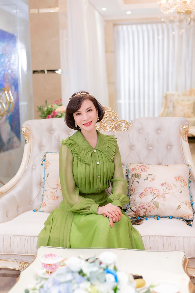 Từ kinh nghiệm hơn 20 năm hoạt động trong ngành thẩm mỹ, Thanh Mai đưa quan điểm về việc chăm sóc da sâu từ bên trong, kết hợp các phương pháp hiện đại để can thiệp, giữ gìn làn da luôn khỏe mạnh, tràn đầy sức sống.