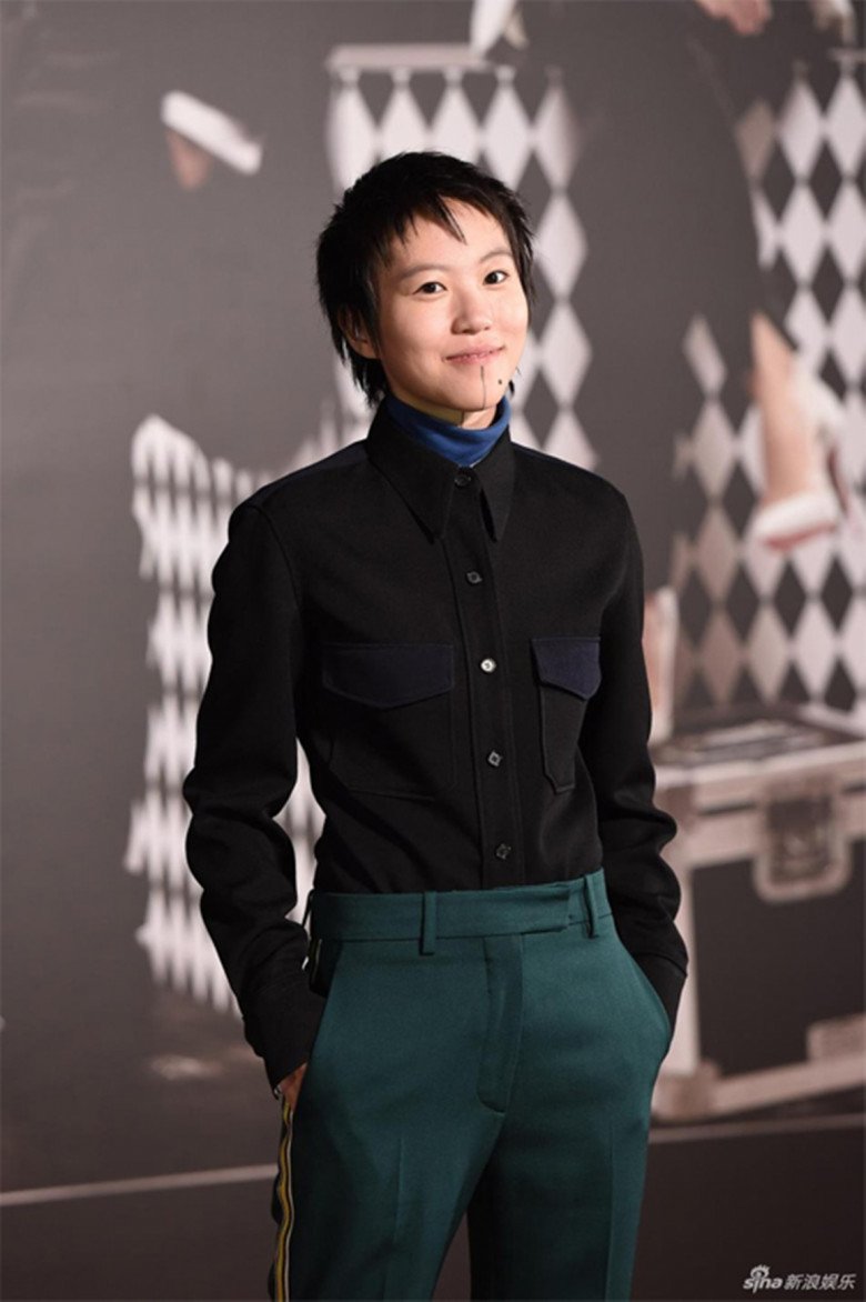 Con gái nổi loạn của Vương Phi xưa phong cách amp;#34;chuẩn menamp;#34;, nay gợi cảm, nữ tính khó cưỡng - 9