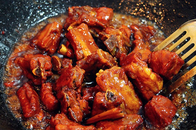 Đem một trong những phần ngon nhất của lợn om kiểu này được ngay món tốn cơm - 9