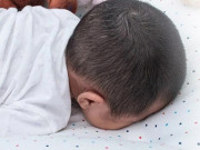 Sức khỏe - Bé sơ sinh Hà Nội tử vong khi ngủ cùng bố mẹ, bác sĩ cảnh báo hội chứng nguy hiểm