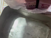 Tin tức - Bố hấp hối nói rằng có hộp cơm dưới bể nước, 3 người con bật khóc khi mở ra xem