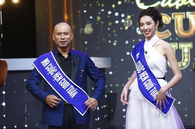 Hoa hậu Thùy Tiên chạnh lòng vì tuổi thơ hay xa mẹ, khẳng định vương miện thật sự amp;#34;rất nặngamp;#34; - 2