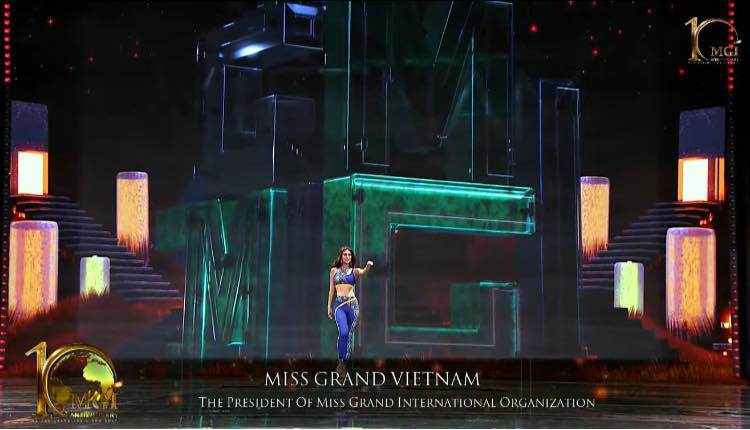 Không rõ vì sự nhầm lẫn hay cố ý mà Đoàn Thiên Ân - Miss Grand Vietnam bỗng được chú thích là chủ tịch của tổ chức thi Hoa hậu Hoà bình Quốc tế. Hiện chi tiết này cũng gây phấn khích chẳng kém màn catwalk 200% công lực của mỹ nhân 10X.
