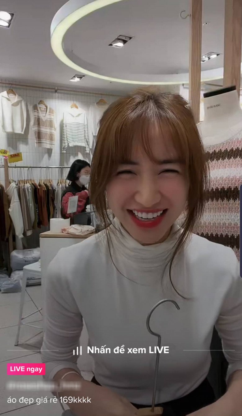 Hậu ly hôn thiếu gia miền Tây, Hòa Minzy tất bật chay show, bán quần áo lấy tiền nuôi con - 5