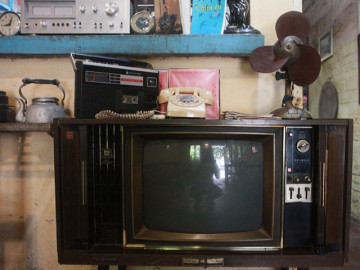 Món đồ thời bao cấp xưa các gia đình giữ rịt, cấm trẻ con động vào vì sợ hỏng, chỉ khách quý đến nhà mới lôi ra dùng