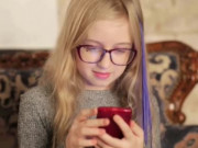 Clip Eva - Chuyên gia hướng dẫn các bậc phụ huynh cách chăm sóc mắt cho trẻ mắc tật khúc xạ tại nhà