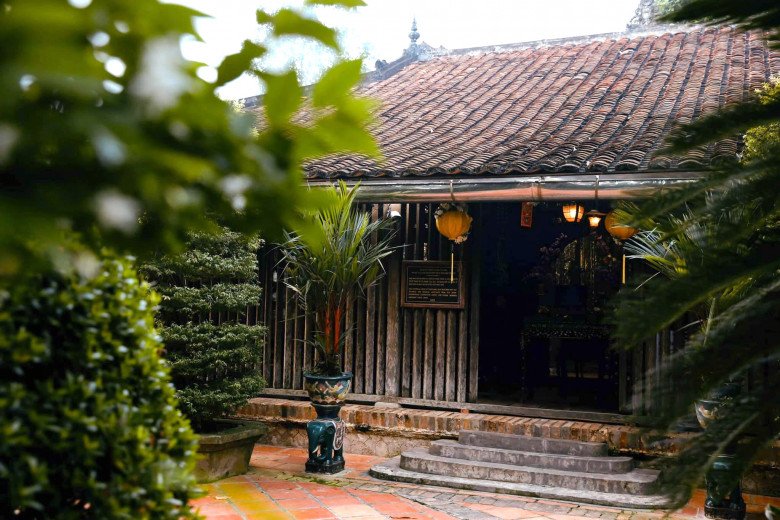 Căn nhà cổ hiện do vợ chồng bà Lê Thị Chính (SN 1965) trông nom và gìn giữ.