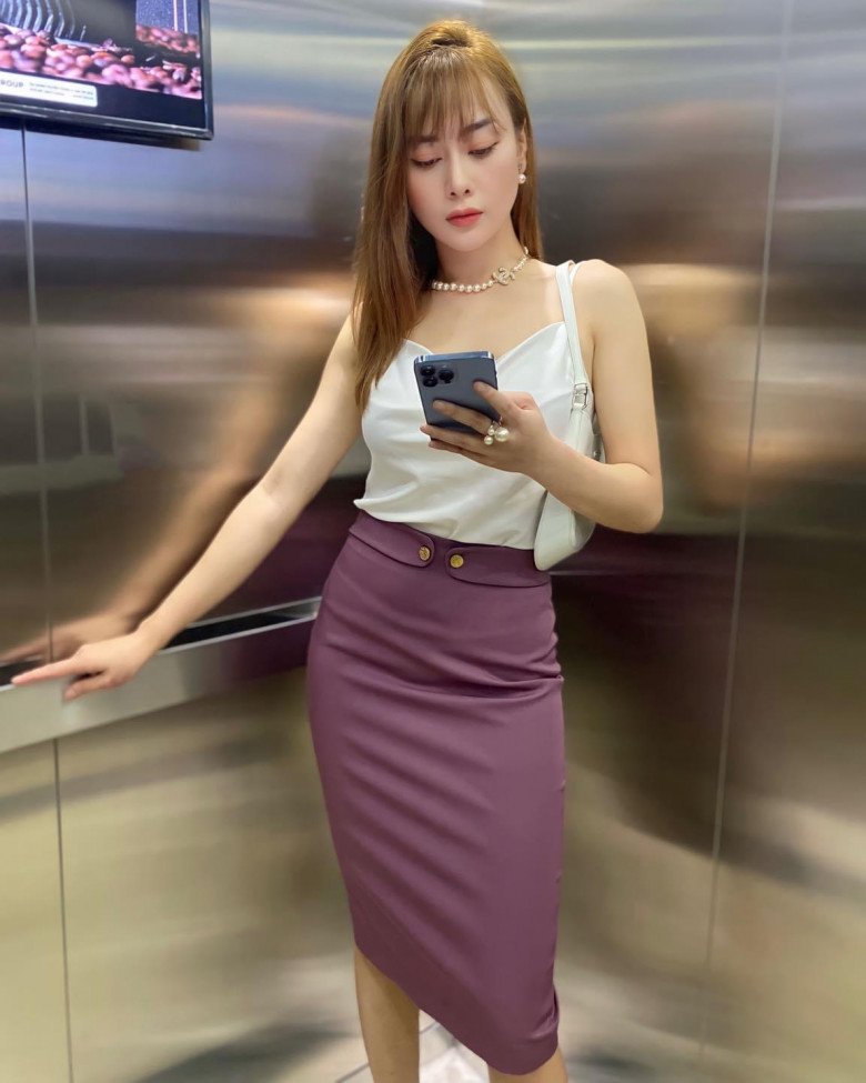 Phương Oanh mở lại trang cá nhân hậu du lịch cùng Shark Bình, khoe diện mạo khác lạ, vẫn xinh như búp bê - 3