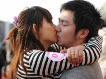 Đi massage sau bữa tiệc sinh nhật, nam sinh 18 tuổi bất ngờ rước về bệnh lậu trong miệng