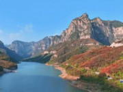 Clip Eva - Clip: Khoảnh khắc ấn tượng về mùa thu ở những cánh rừng tại Trung Quốc