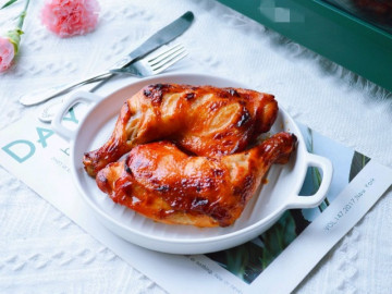 Cả con gà chỉ có 2 cái, đem nướng kiểu này ai ăn xong cũng vẫn thòm thèm