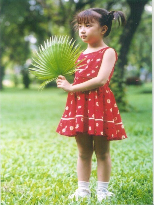amp;#34;Béamp;#34; Xuân Nghi, Phương Mỹ Chi trổ mã phổng phao, Xuân Mai làm mẹ 3 con khi mới 24 tuổi - 8