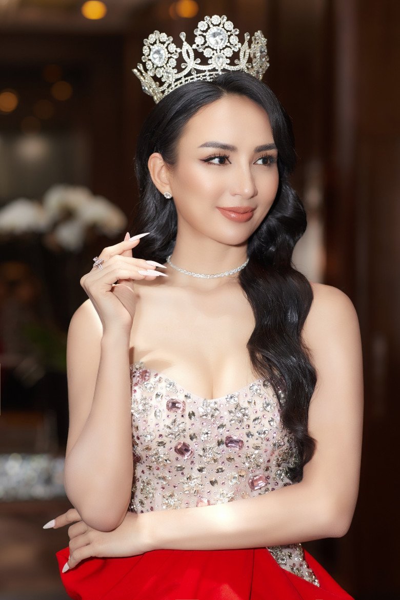 Hi vọng sau 14 năm, Ngọc Diễm cùng ban tổ chức có thể tìm ra được người kế nhiệm xứng đáng để đại diện cho phụ nữ Việt Nam tại các sự kiện du lịch trên thế giới.