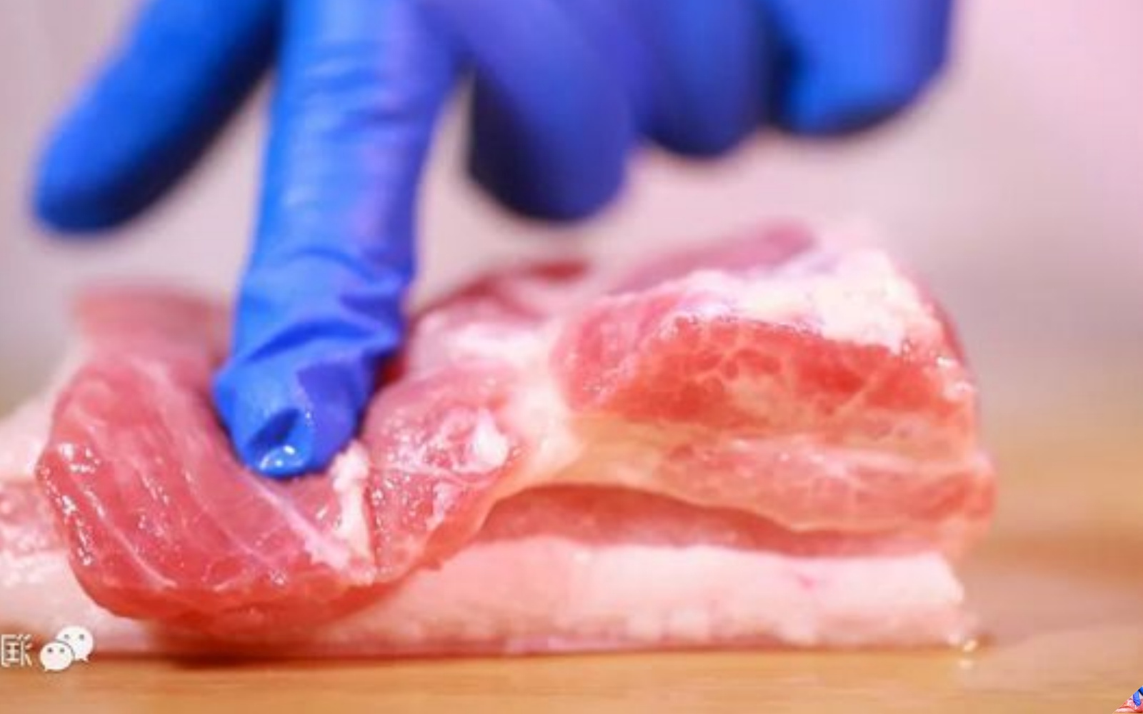 Khi mua thịt lợn cứ nhìn vào 3 điểm này là biết thịt “sạch” hay “bẩn”, nhớ kỹ để không bị thiệt - 3