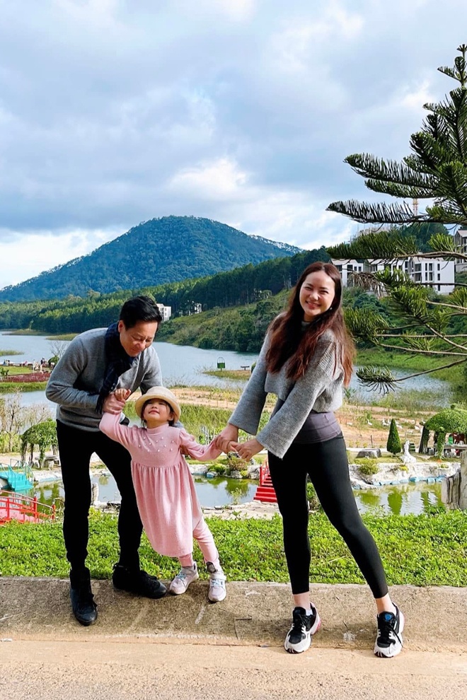 Độ chiều vợ của đại gia Đức An khiến dân tình ngưỡng mộ.