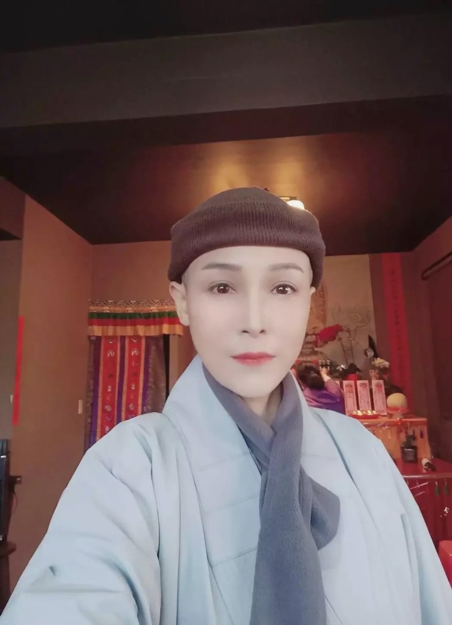 Hình ảnh mới nhất của cựu diễn viên gợi cảm.