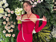 Thời trang - Lương Thuỳ Linh và thời trang đi ăn cưới lúc kín lúc hở, dám "thẳng tay" cắt túi ngàn đô