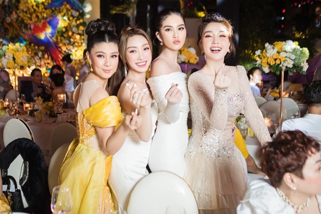 Ca sĩ Bảo Thy, Ngọc Trinh cùng nhiều sao Việt khác góp mặt tại sự kiện của vợ Chi Bảo.