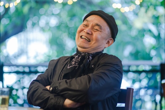 Họ không quay cả đoạn mà cắt cúp đưa lên khiến khán giả hiểu lầm. Bà con ngồi dưới rất ủng hộ tôi, không ai kêu ca gì”, Xuân Hinh chia sẻ.