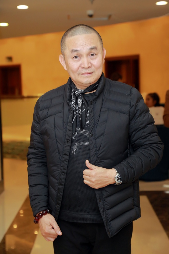 Bên cạnh những bình luận ném đá, nhiều khán giả cũng thông cảm cho Xuân Hinh trước ồn ào không đáng có.