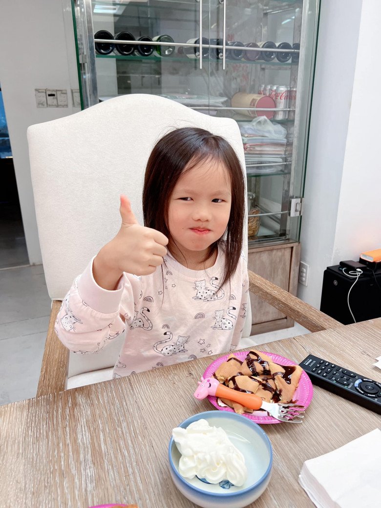 Con gái càng lớn càng giống chồng đại gia U60, Phan Như Thảo đã tính mỗi chỗ amp;#34;sửa 1 tíamp;#34; - 4