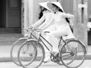 Tin tức - Người con gái đầu tiên biết đi xe đạp ở kinh thành Huế xưa, là tiểu thư con quan, bị đuổi học khỏi trường nữ sinh Đồng Khánh